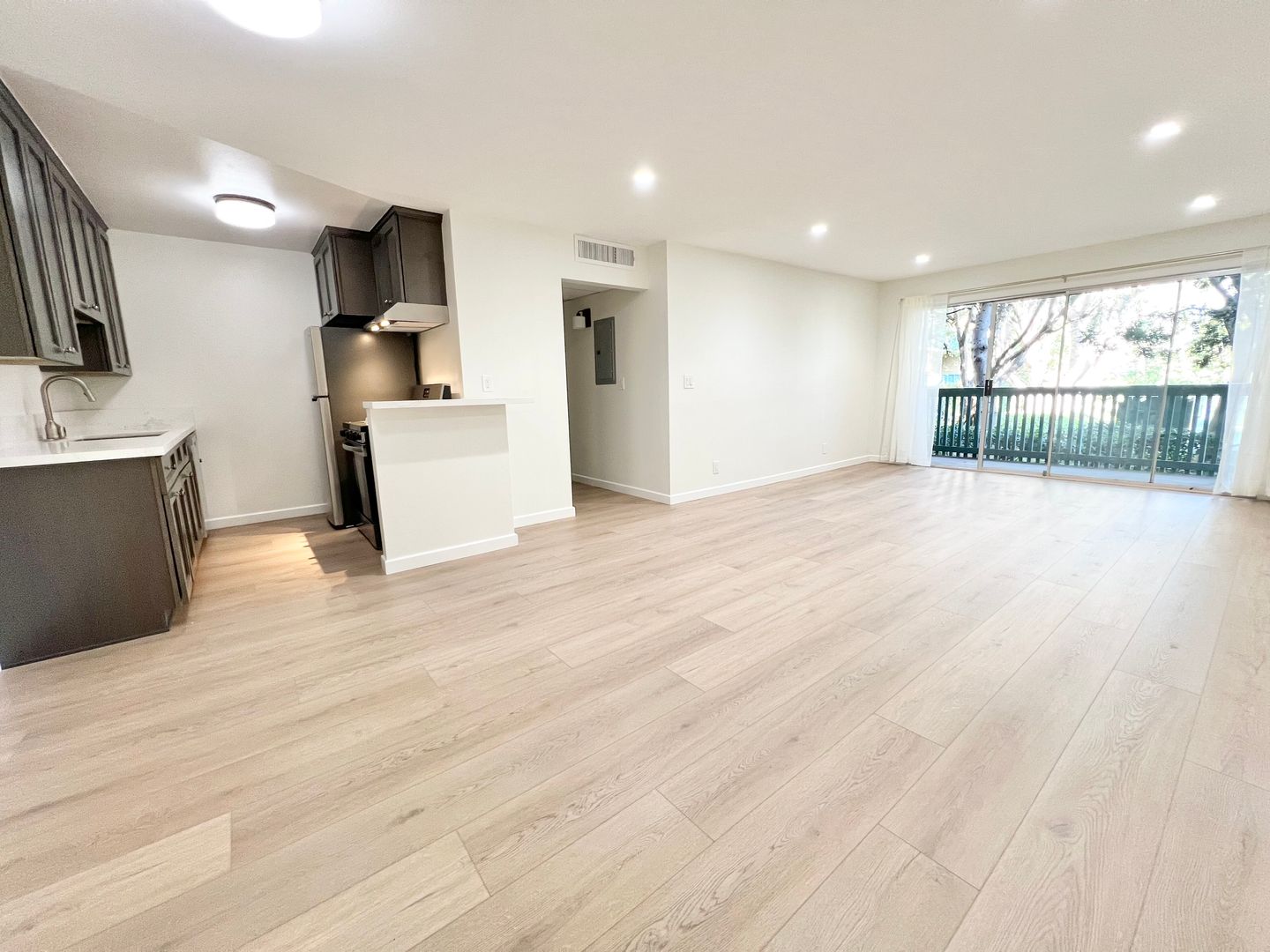 Long Beach House: 576 N Bellflower Blvd #119