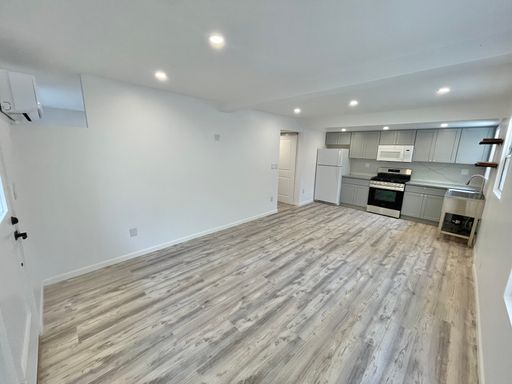 Fully Remodeled 1BR Coastal Retreat with Private Patio & In-Unit Laundry – Long Beach Peninsula – photo 1