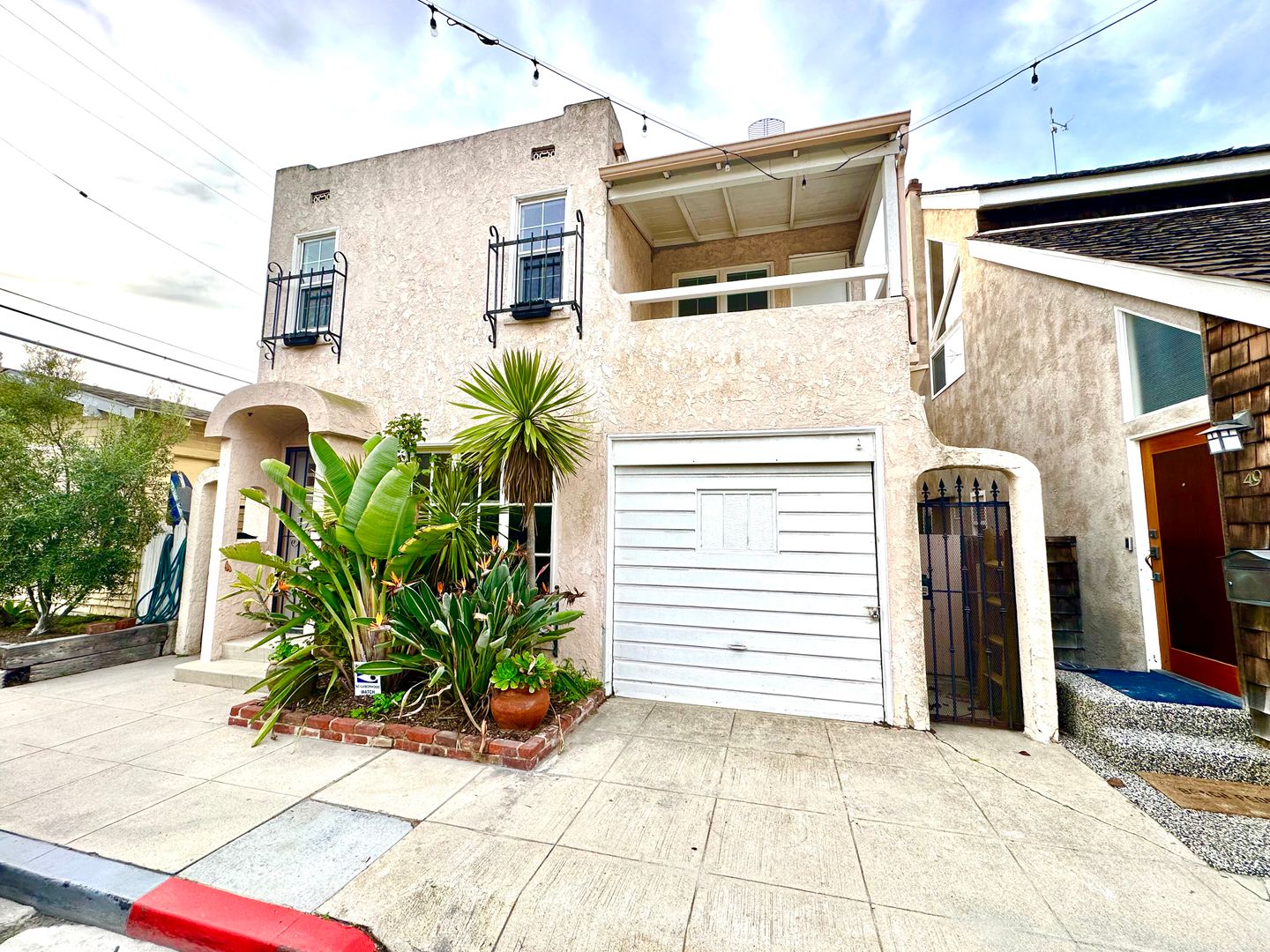 Long Beach Apartment: 45 65th Place