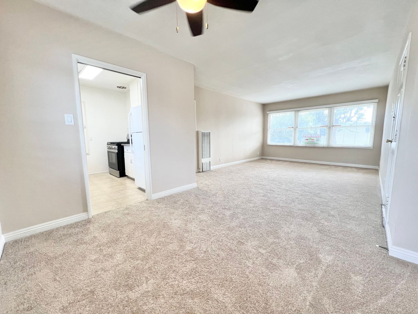 Long Beach Apartment: 5285 E. Anaheim Road