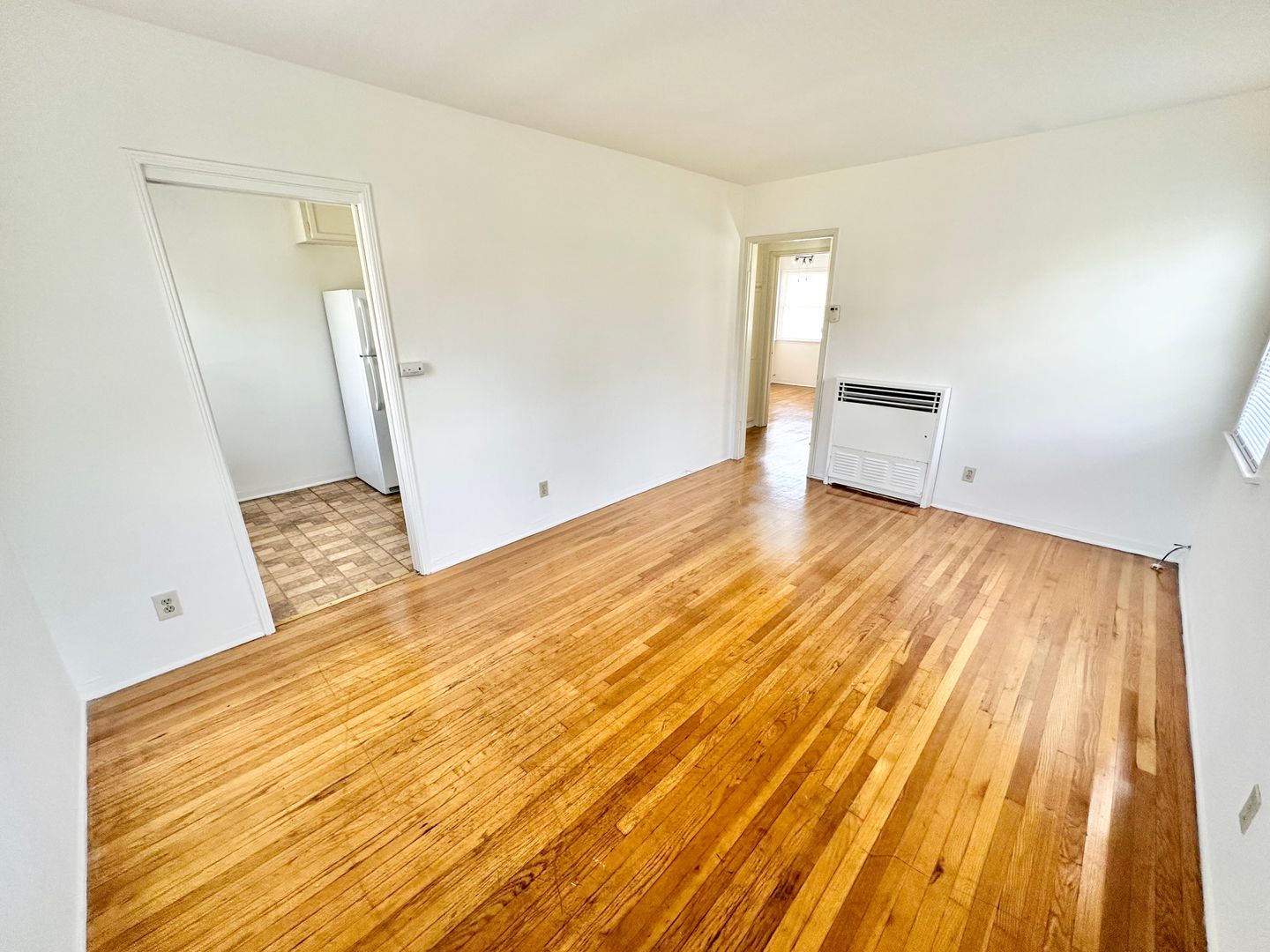 Long Beach Apartment: 1218 E 1st St