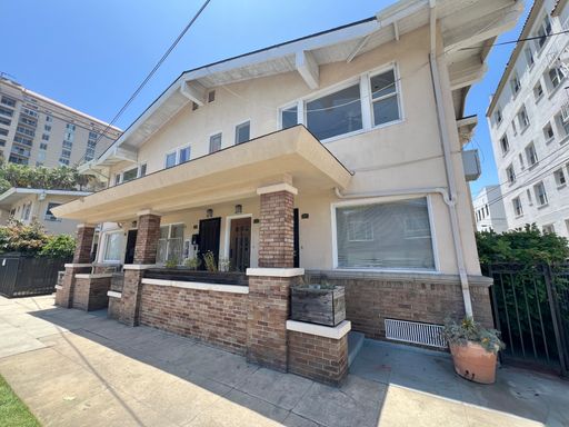 Townhome-Style 1BR | In-Unit W/D | Near Beach & Downtown – photo 1