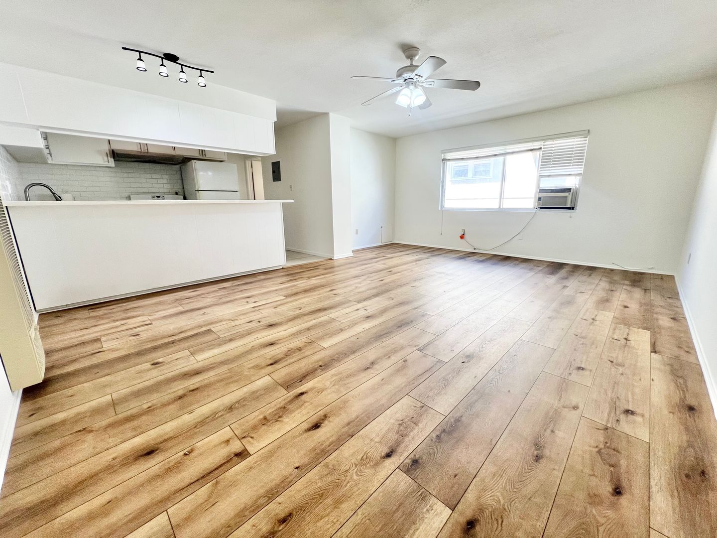 Long Beach Apartment: 1628 E. 1st St