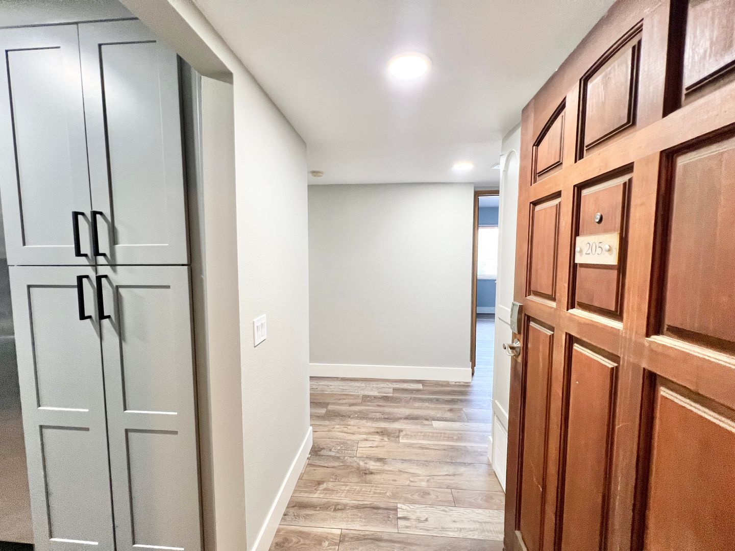 Long Beach House: 282 Redondo Ave