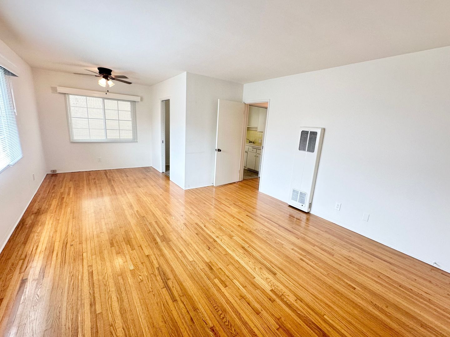 Long Beach Apartment: 150 Saint Joseph Ave