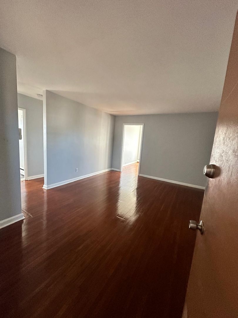 Hamilton Apartment: 60-66 White Horse Ave