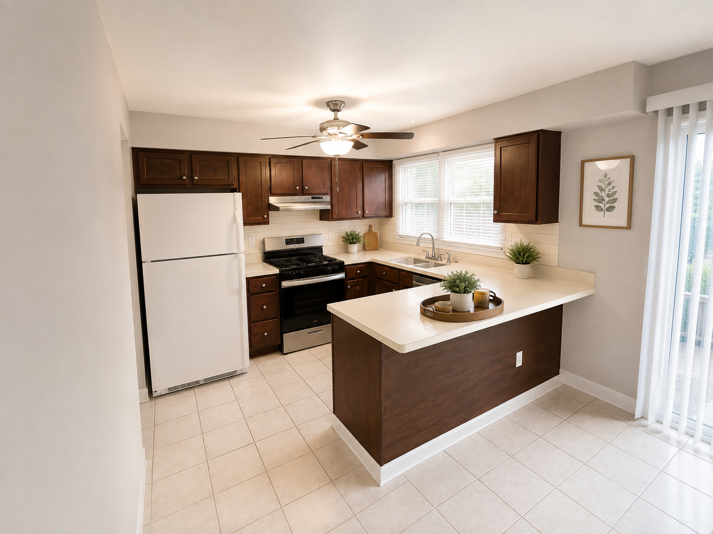 Lakewood Apartment: 164 Woodlake Manor