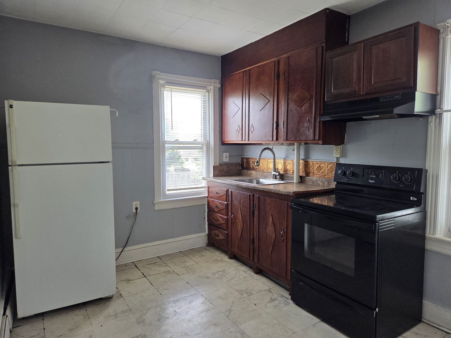 Trenton Apartment: 320 Cleveland