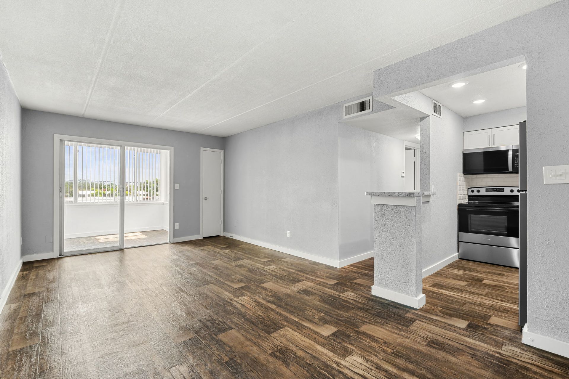 St. Petersburg Apartment: 3435 3rd Ave N