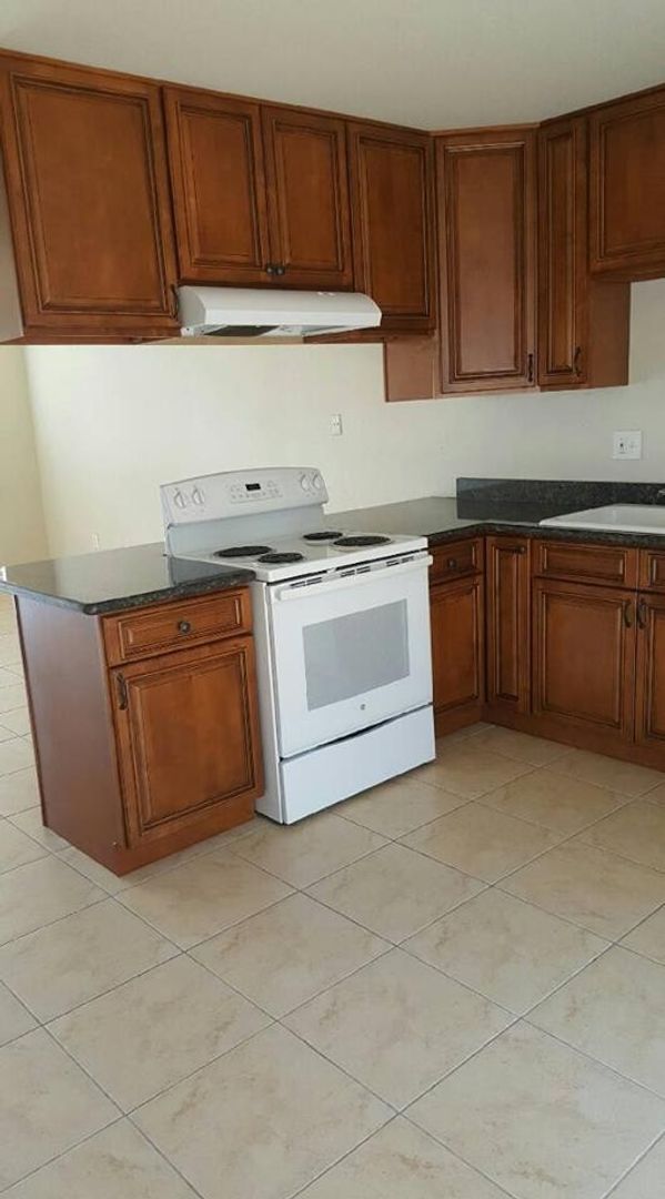 Escalon Apartment: 2174 Coley Ave