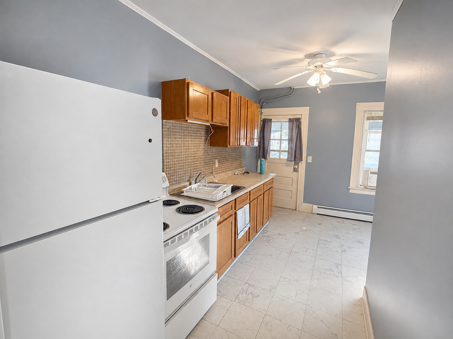 Putnam Apartment: 182 Grove Street