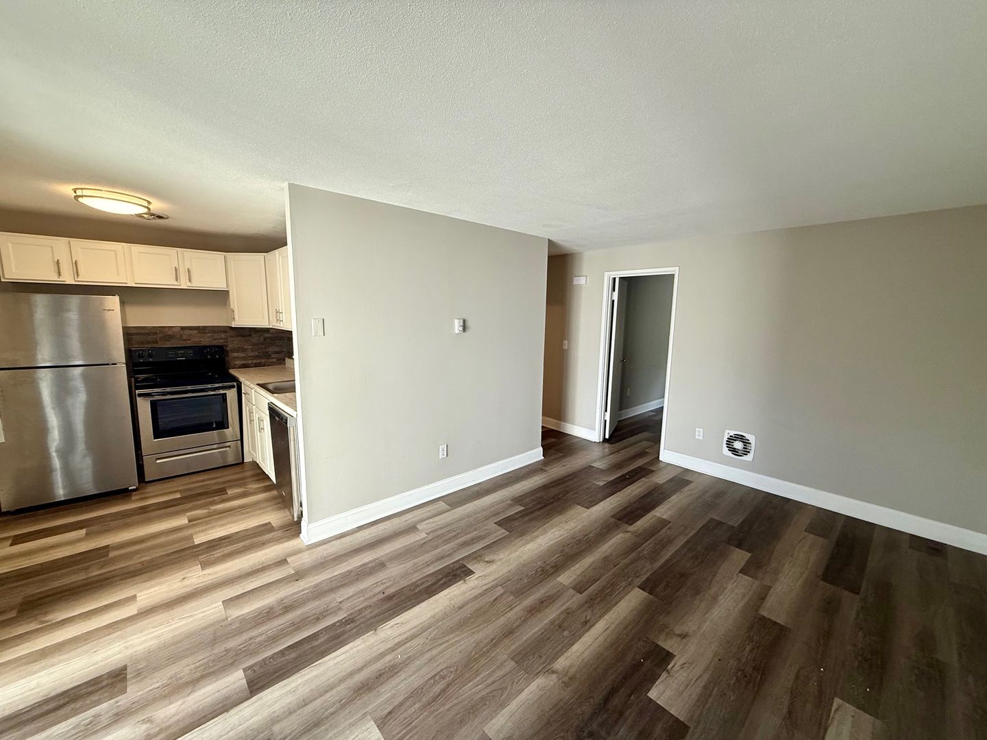 New London Apartment: 309 Crystal Ave