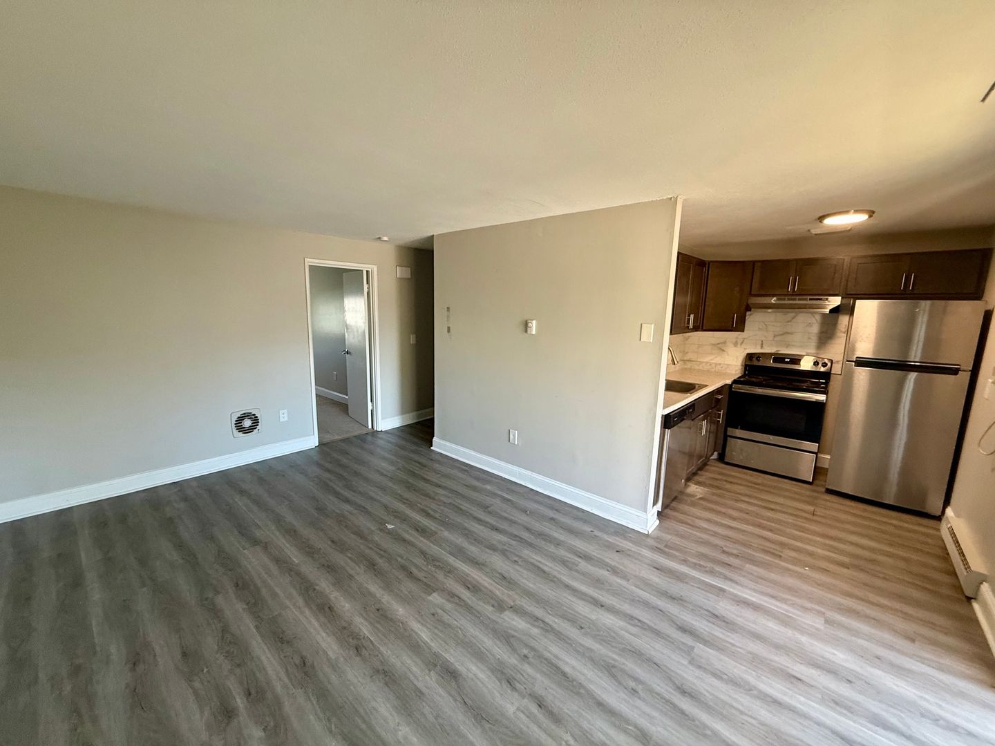 New London Apartment: 309 Crystal Ave