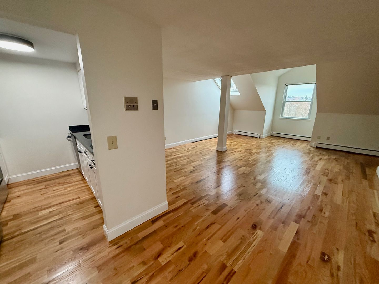 Putnam Apartment: 97 School Street