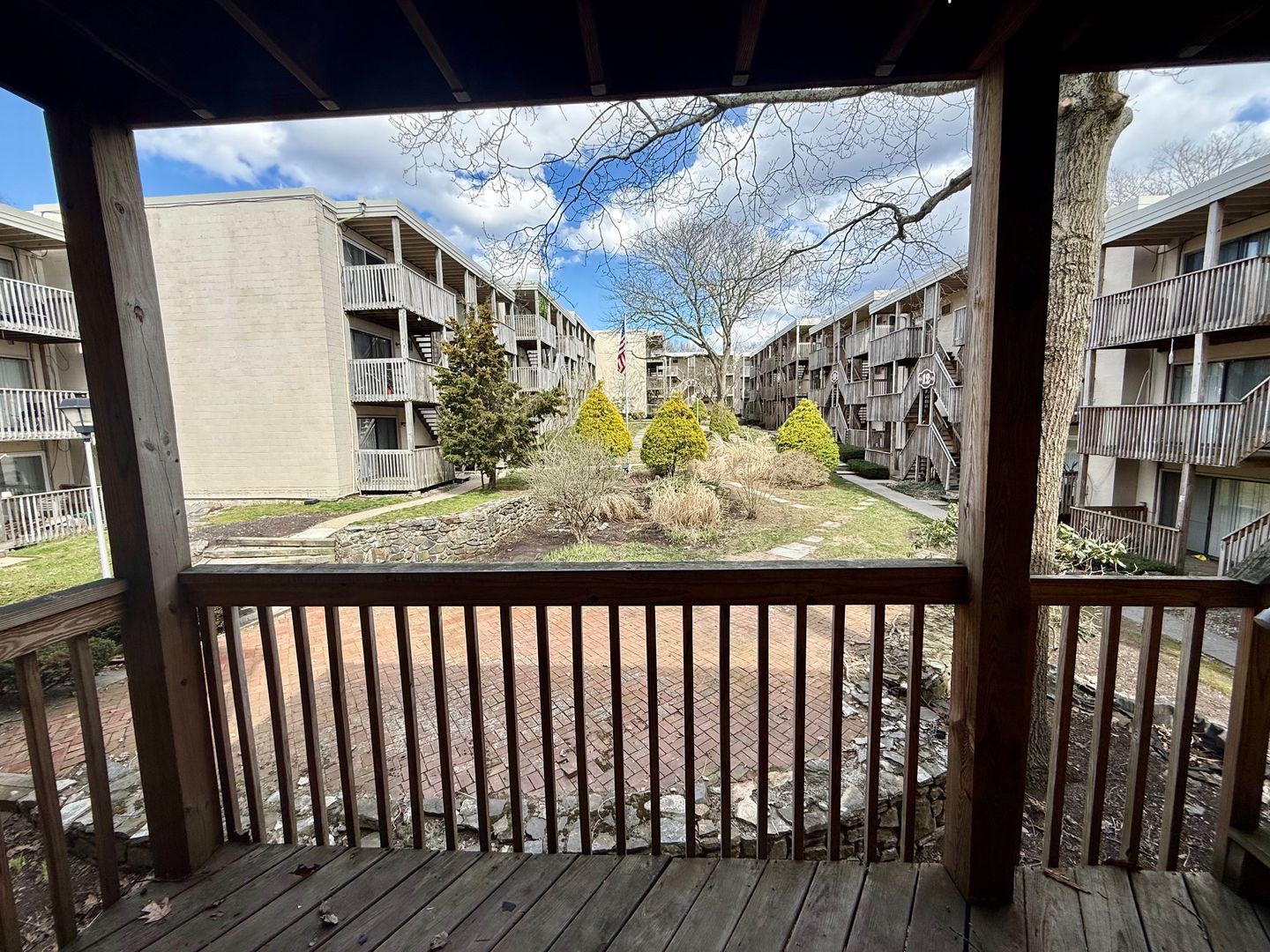 New London Apartment: 309 Crystal Ave