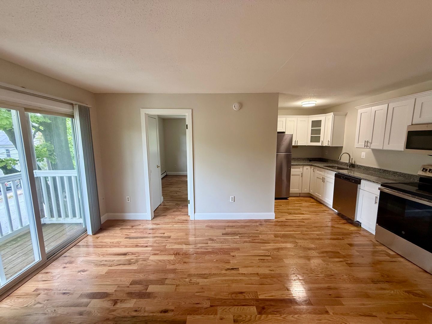 New London Apartment: 14 Bristol St