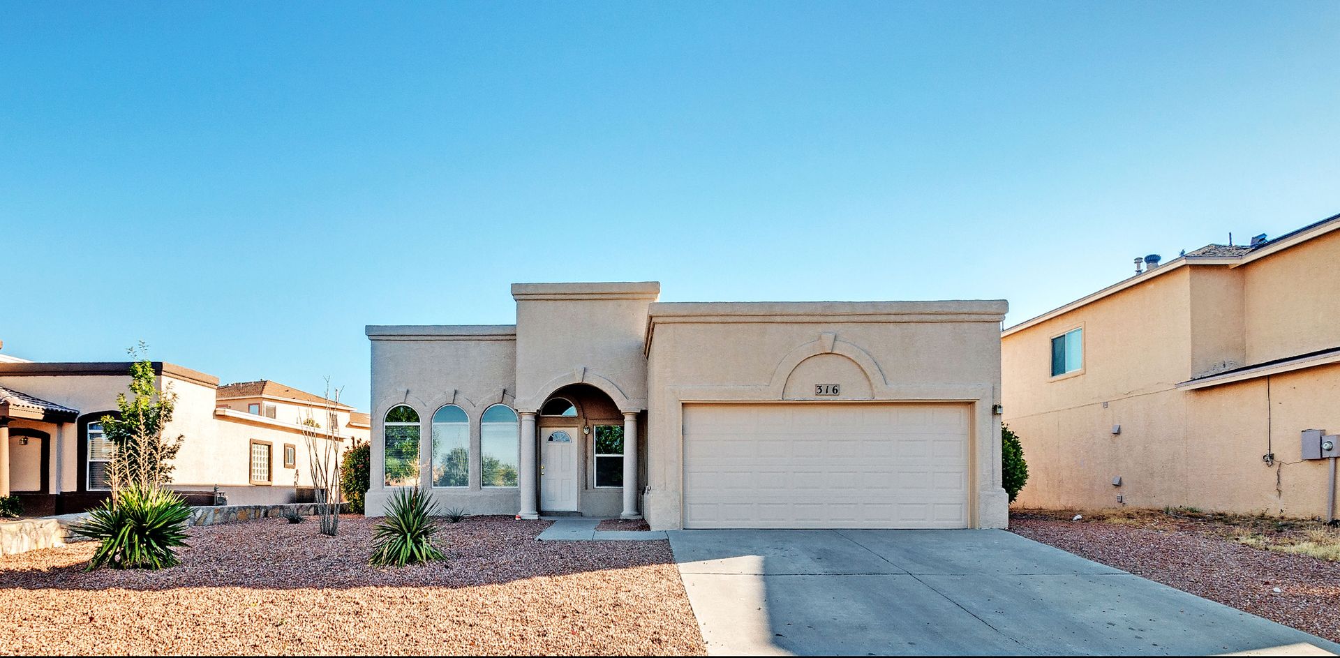 Horizon City House: 316 De Palma Pl