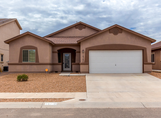 Spacious 4 Bedroom Home with Refrigerated Air for Rent – photo 1