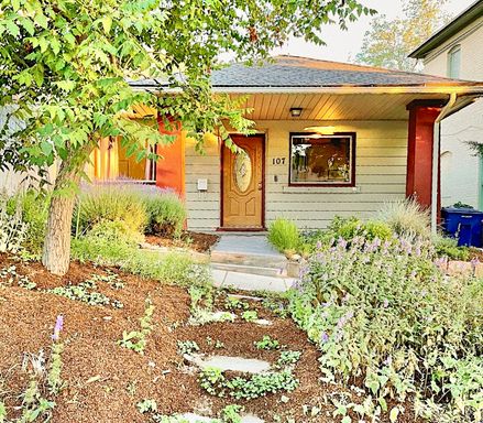 Charming 2 Bed Home with Private Yard - Capitol Hill – photo 1