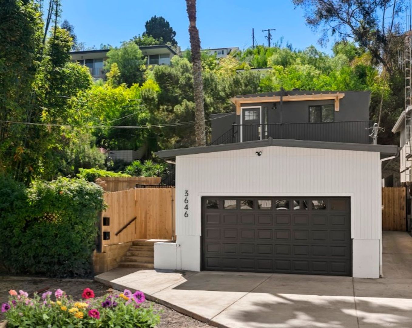 San Diego Apartment: 3646 Curlew St.