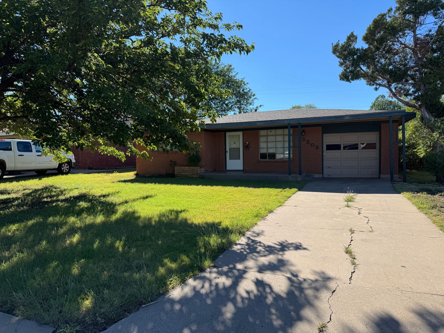 AMARILLO House: 3508 LYNETTES DR.