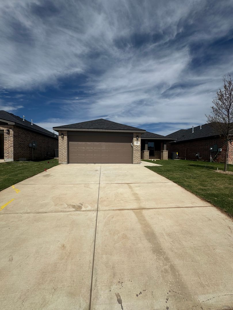 Amarillo House: 9900 HEARTLAND AVE