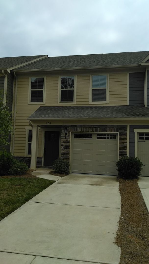 Stallings House: 206 Park Meadows Drive