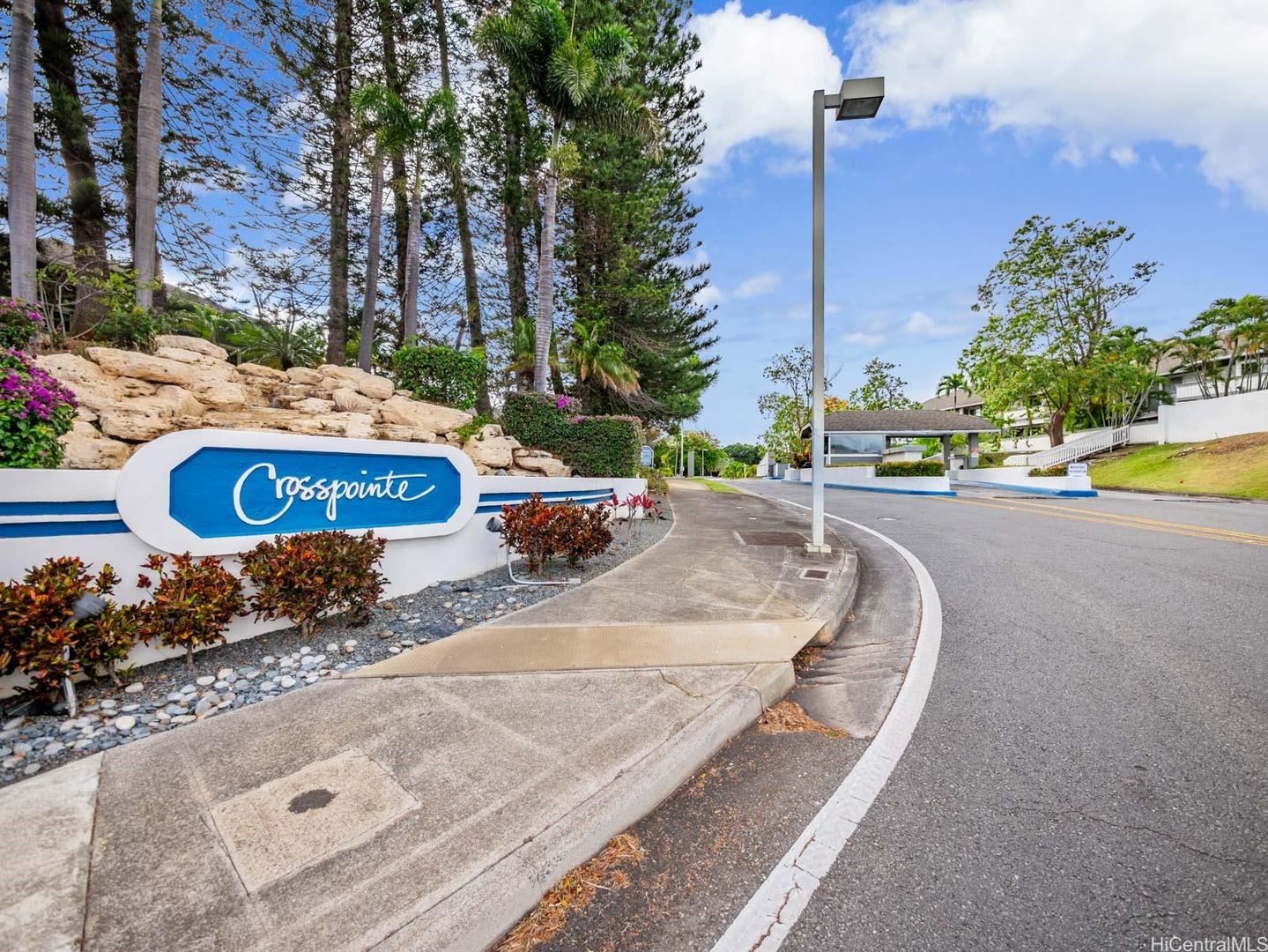 Honolulu Townhome: 594 Mananai Pl #21T