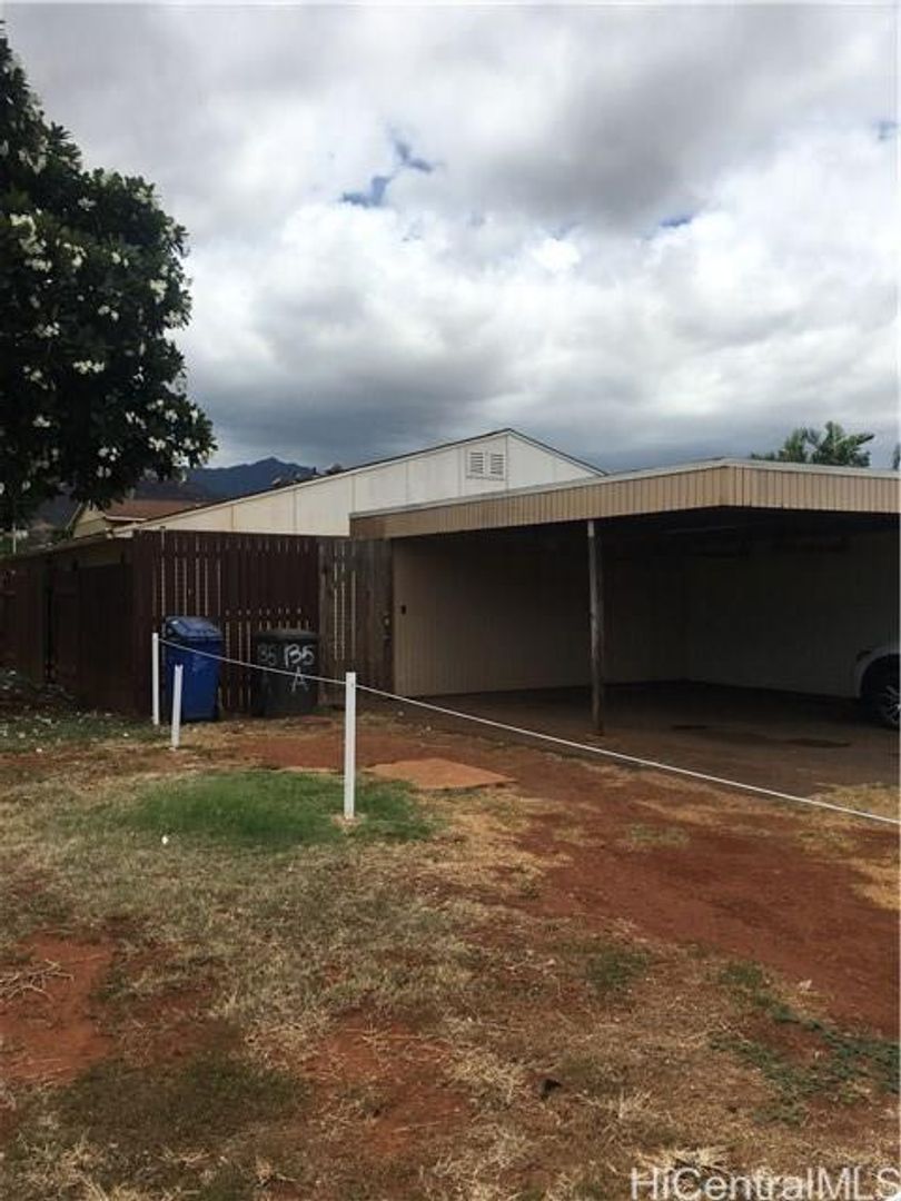 Waianae House: 85-135 Ala Akau St. A