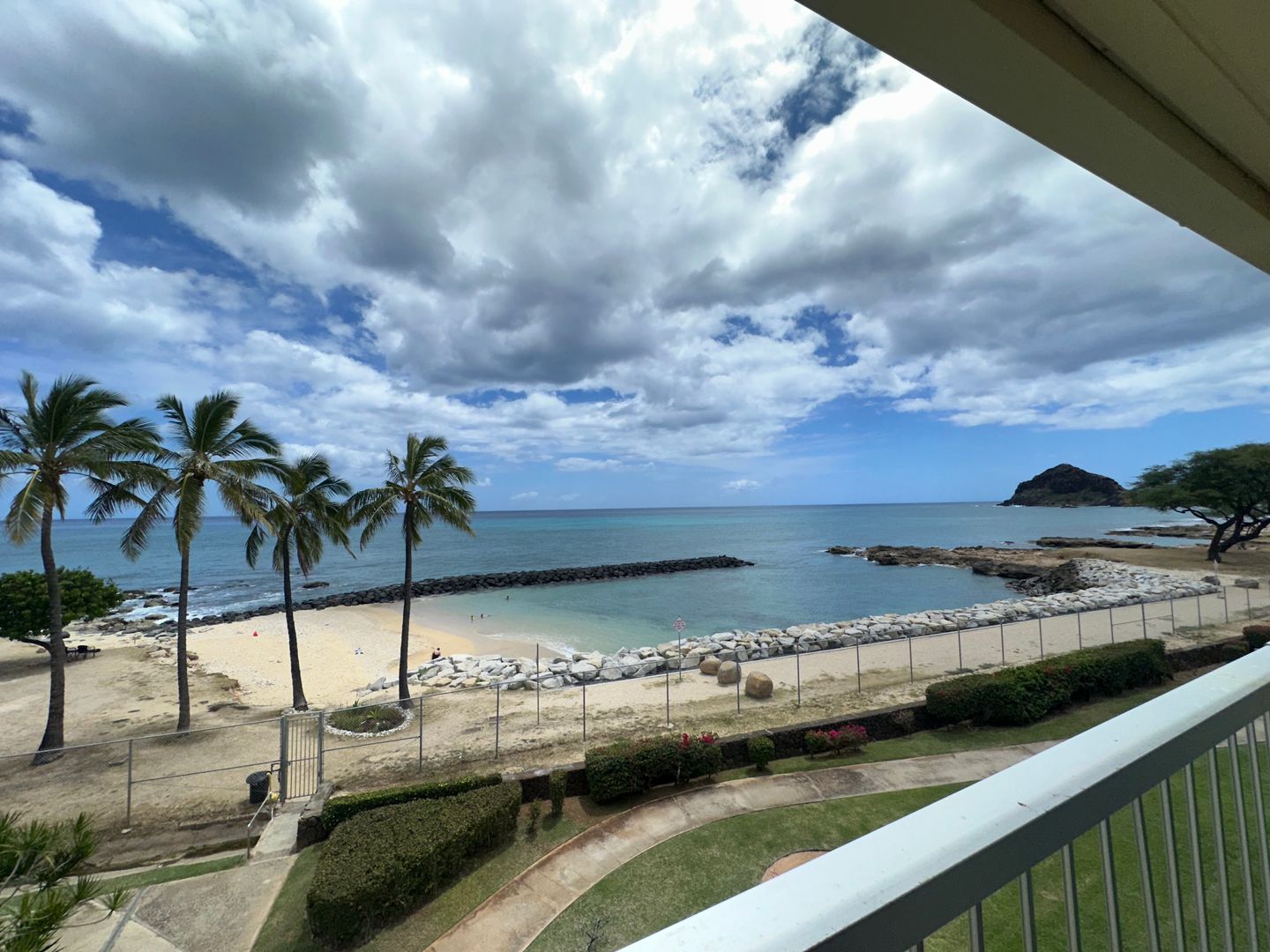 Waianae House: 85-175 Farrington Hwy