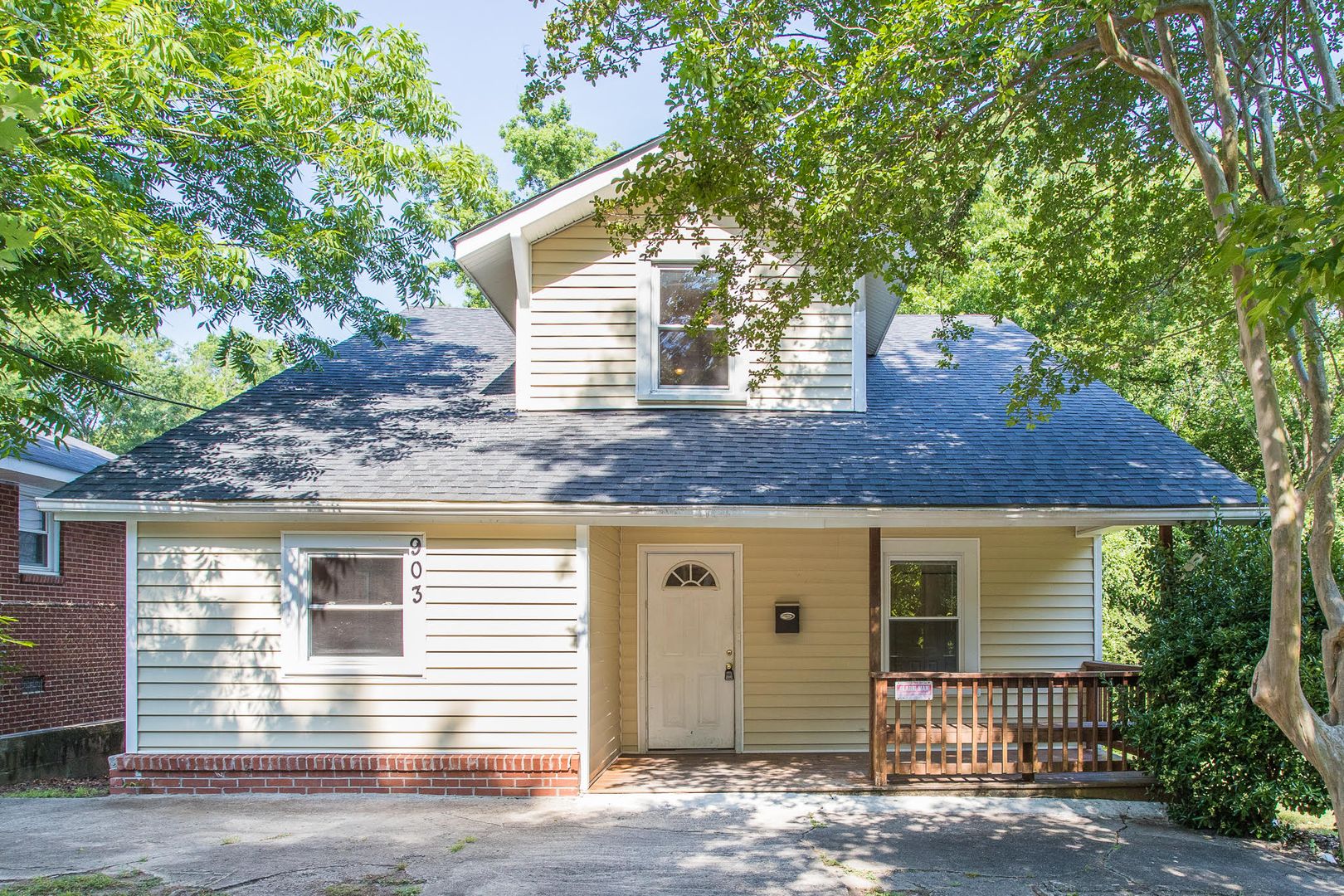 Durham House: 903 Onslow St
