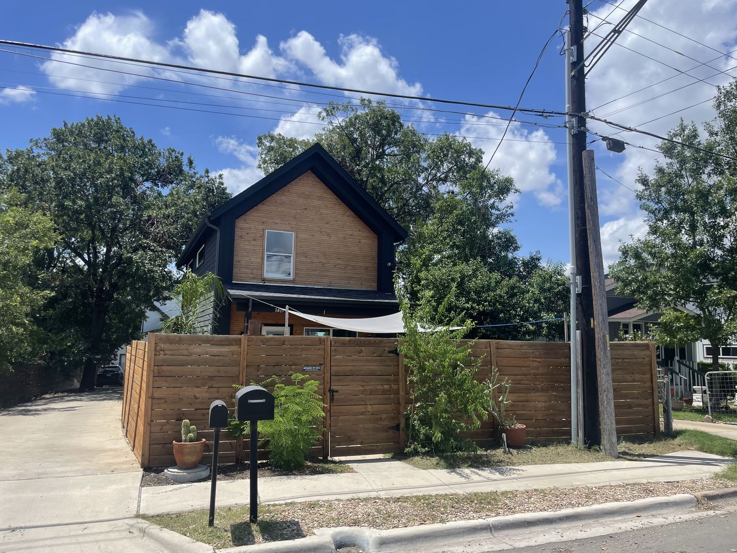 Austin House: 3409 Pennsylvania Ave #1
