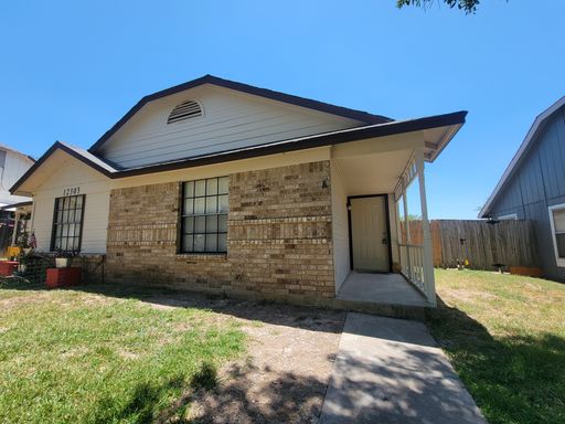 Newly Redone 2 bed 2 bath Duplex with 1 car garage. Parmer and Mopac, a few blocks from St. David's North Near Domain – photo 1