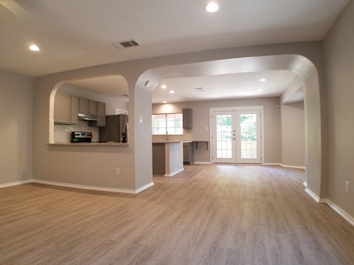 Newer Remodeled, Recent Stainless Appliances in Hillcrest off Manchaca and Slaughter Area. No Carpet Anywhere! – photo 1
