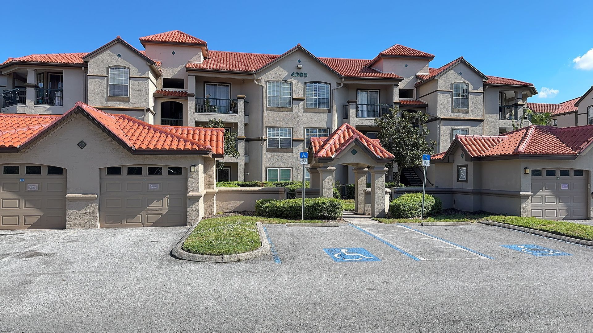 Lutz Condo: 4205 Woodstorks Walk Way