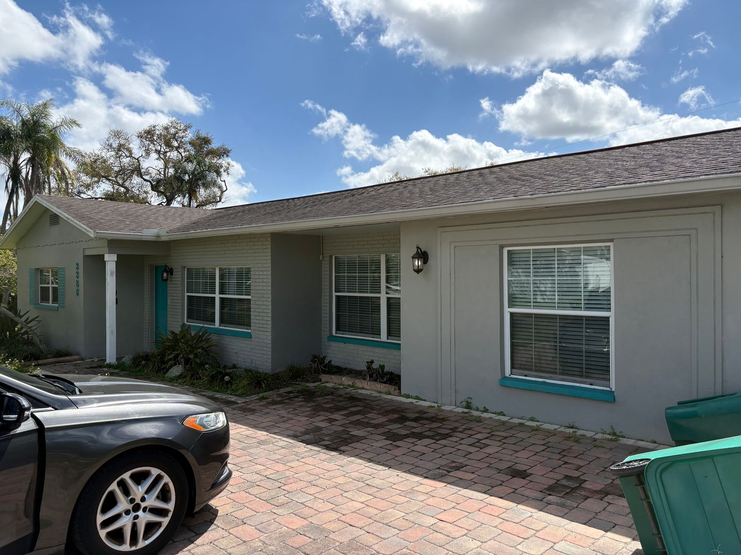 Largo House: 3386 Honeysuckle Rd.