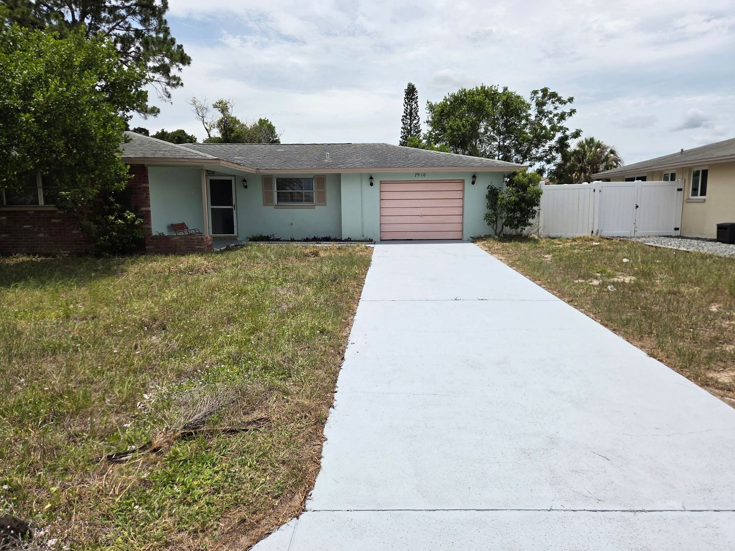 Port Richey House: 7910 Lilac Dr.