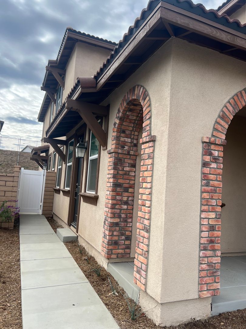 Menifee House: 26221 Painted Daisy Circle