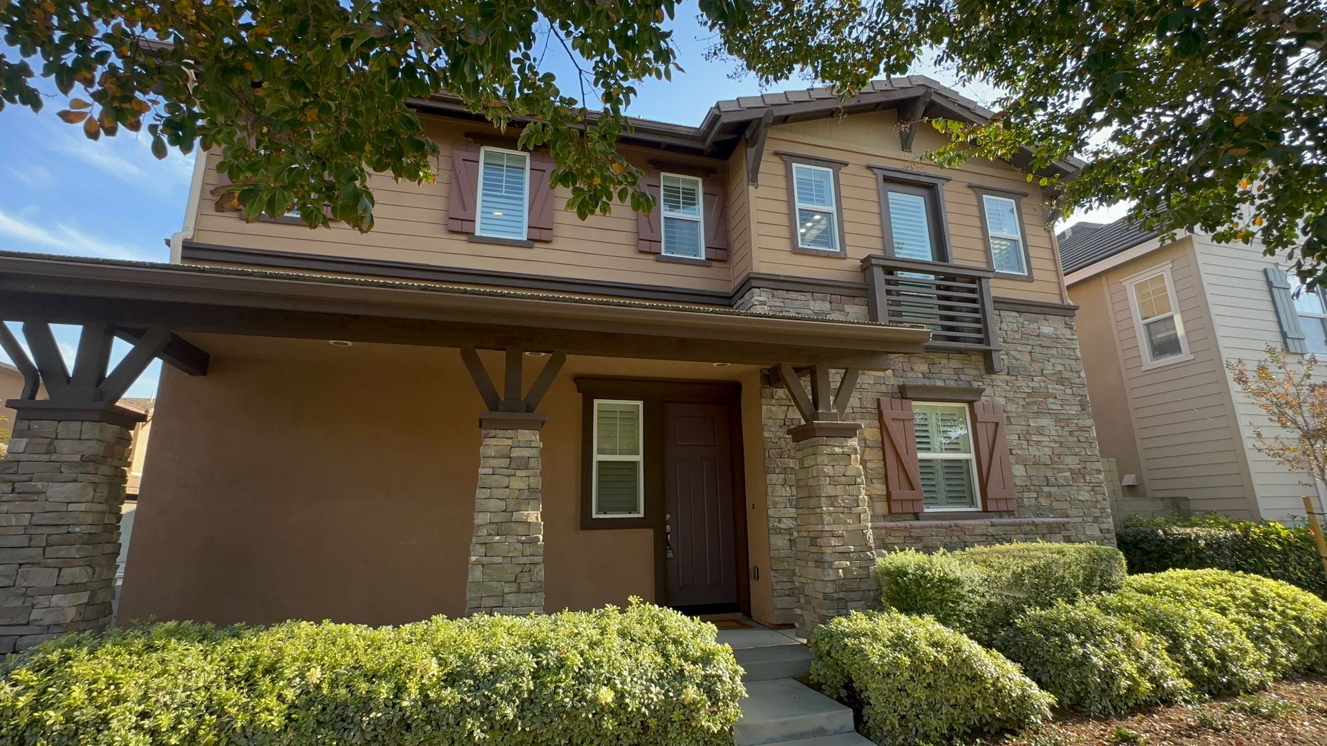 Irvine House: 146 Violet Bloom