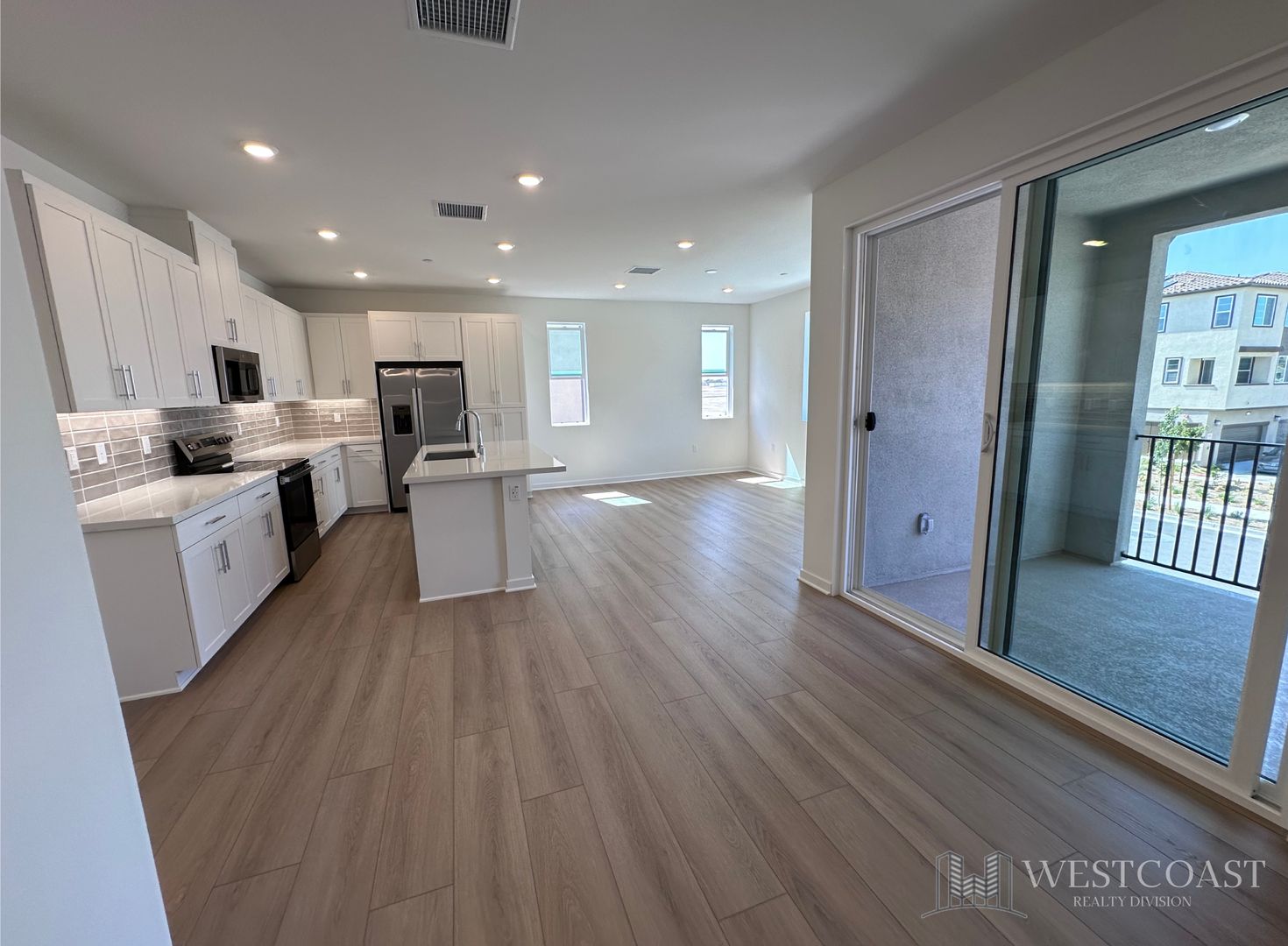 Eastvale House: 5954 Catskills Ct.