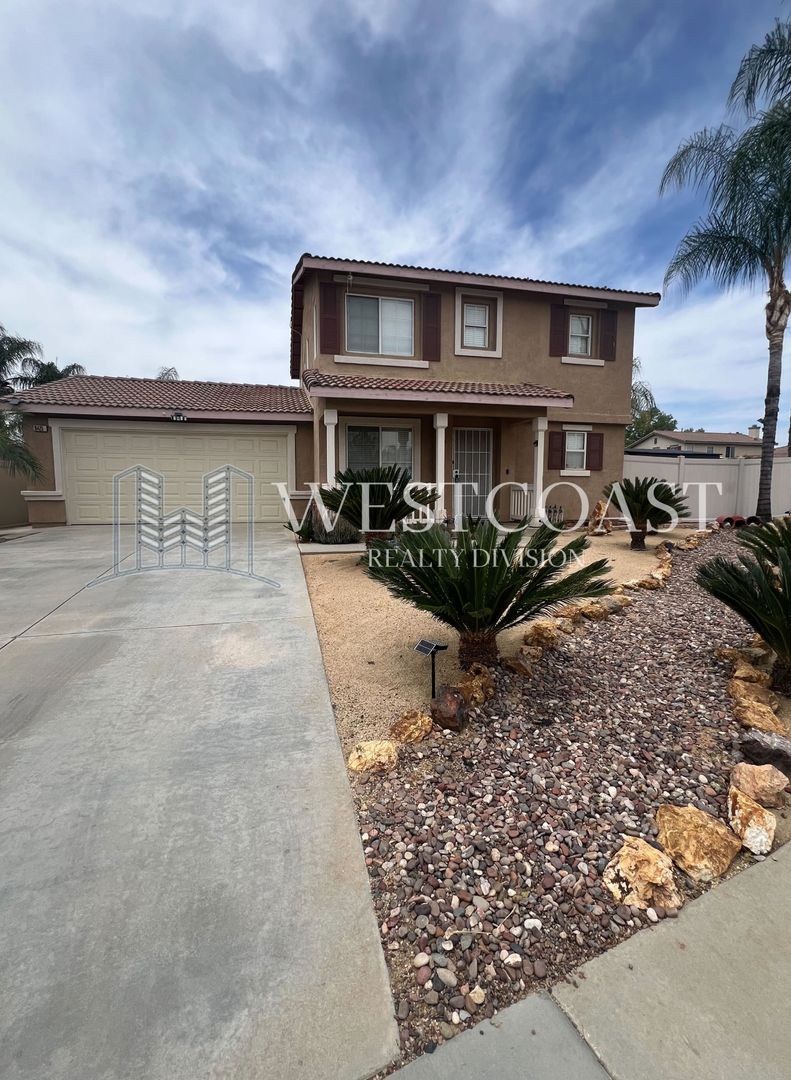 Moreno Valley House: 15425 Brasa Ln