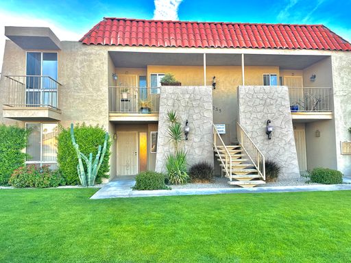Will Not Last! Spacious 2-Bed, 2 Bath Apartment in Sunny Palm Desert! – photo 1