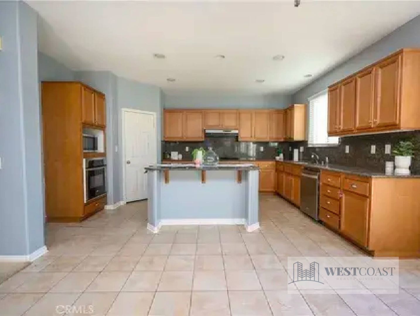 Lake Elsinore House: 41018 Crimson Pillar Lane