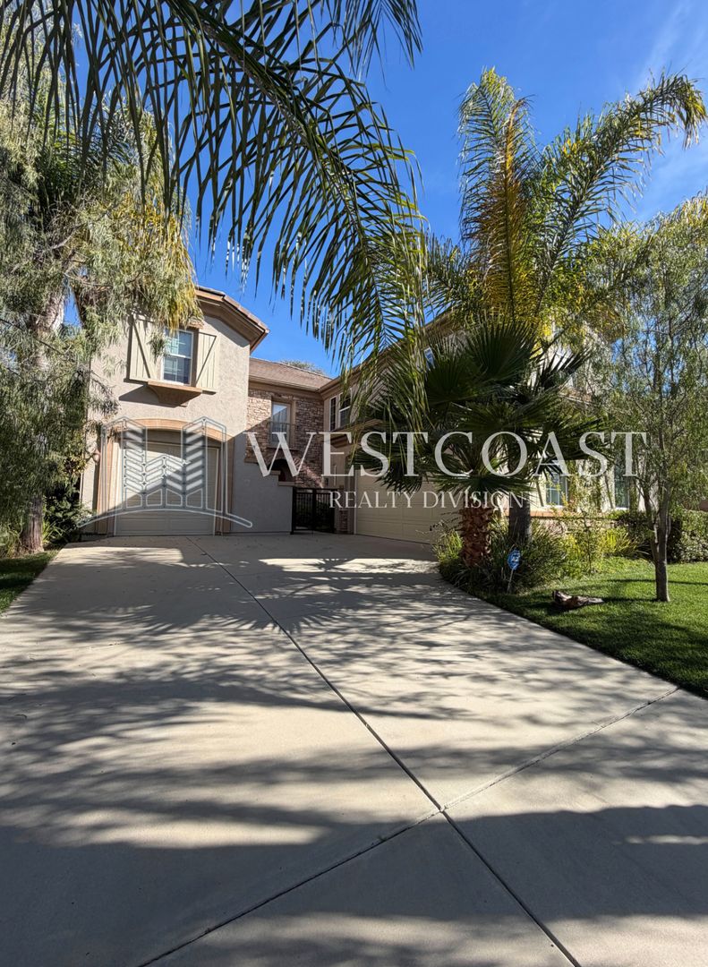 Temecula House: 42764 Portraits Ln