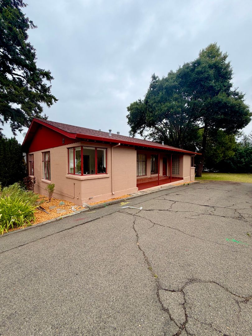 Sebastopol House: 343 West Street