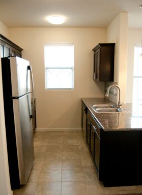 The Clover - Upper level 1 bedroom (water & trash paid) – photo 1