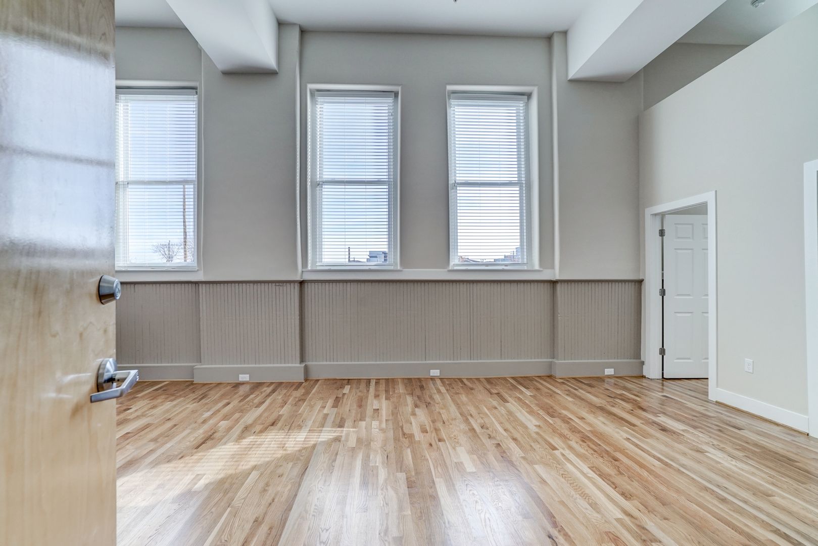 Richmond Apartment: 10 W Leigh St