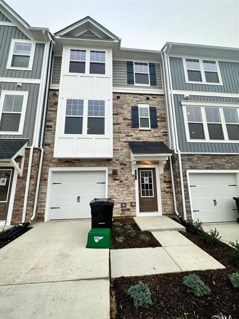 Glen Allen Townhome: 504 Sybil St