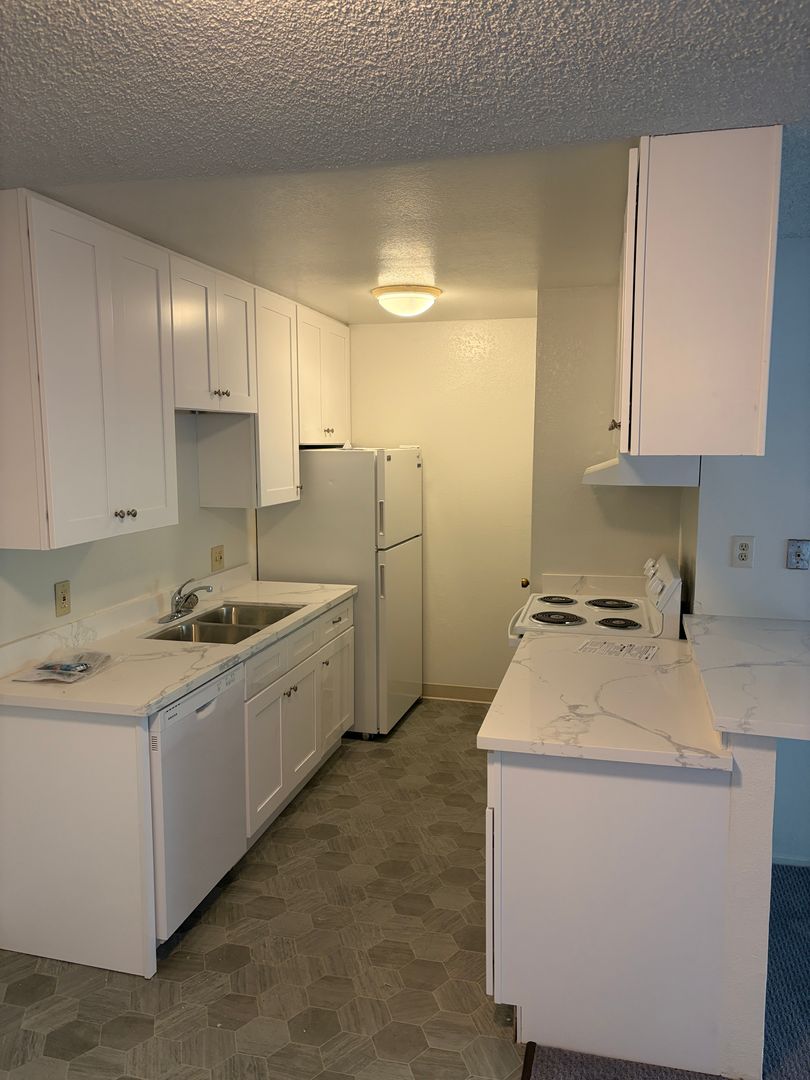 Soquel Apartment: 2939 Park Avenue units 1-8