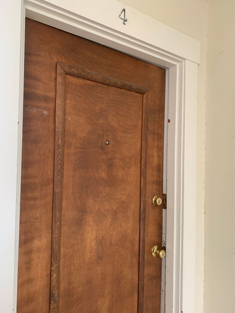 Oakland Apartment: 486 Mandana Blvd.